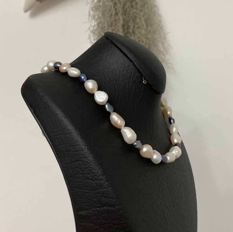 گردنبند مروارید اصل(پرورشی) باروک رنگی با قفل نقره از برند الماسین آذر 45 سانت