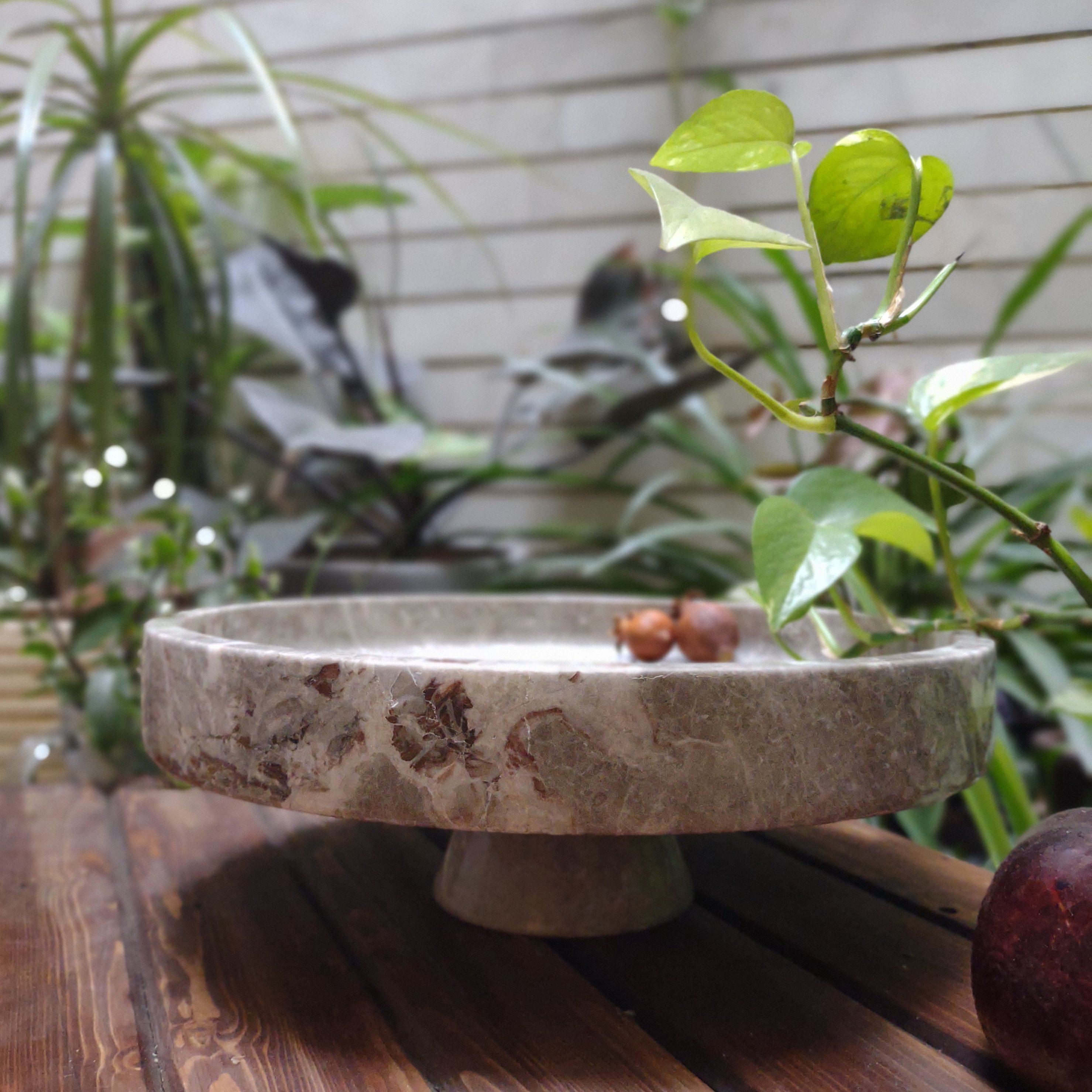 ظرف میوه خوری سنگ پرشین با پایه سنگی