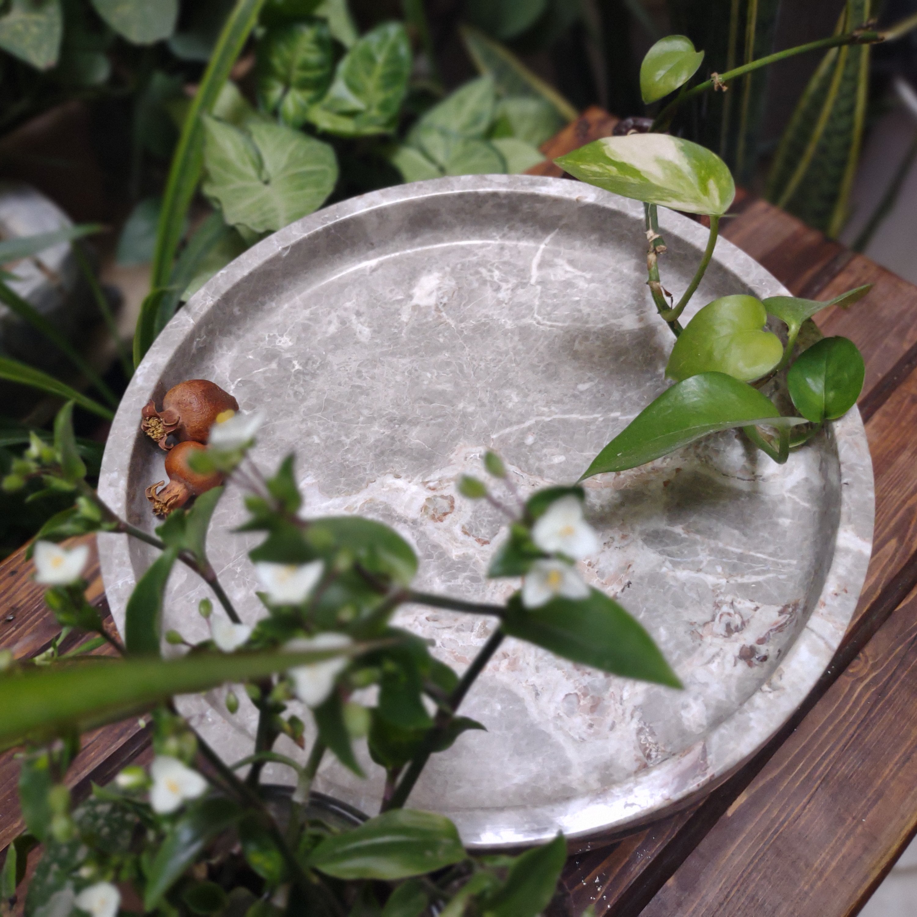 ظرف میوه خوری سنگ پرشین با پایه سنگی