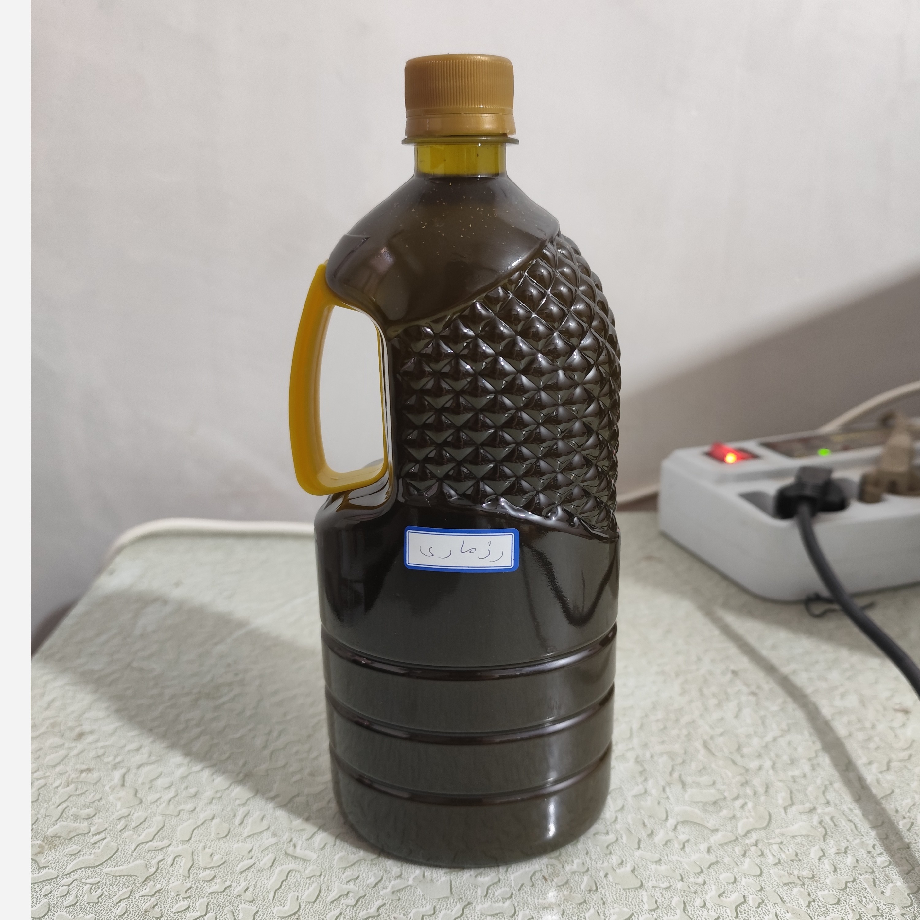 روغن رزماری اصل و خالص یک لیتری (ریزش مو پرپشت کننده مو تقویت مژه و ابرو تقویت ریش و سبیل)