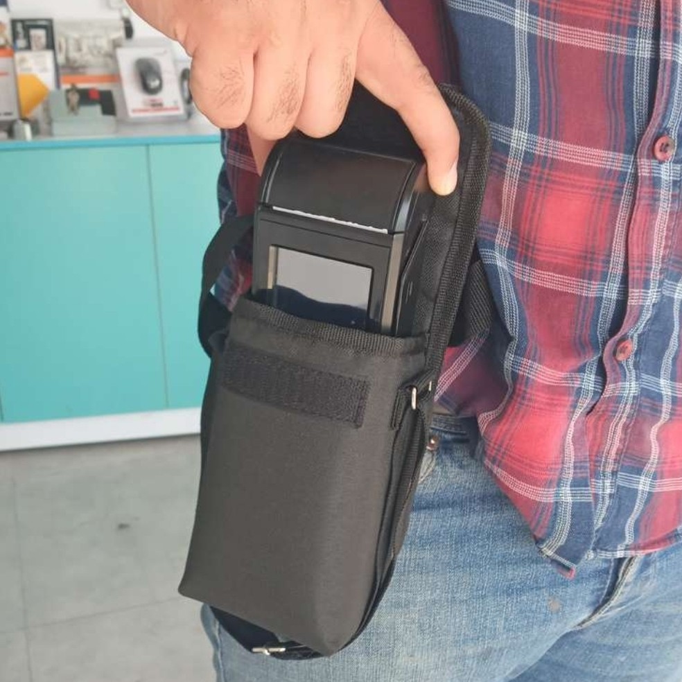 کیف کارتخوان کمری و دوشی از برزنت فشرده درجه یک ضدآب و ضدضربه مدل حبابدار با ابعاد 19 در 9 در 6 سانتی