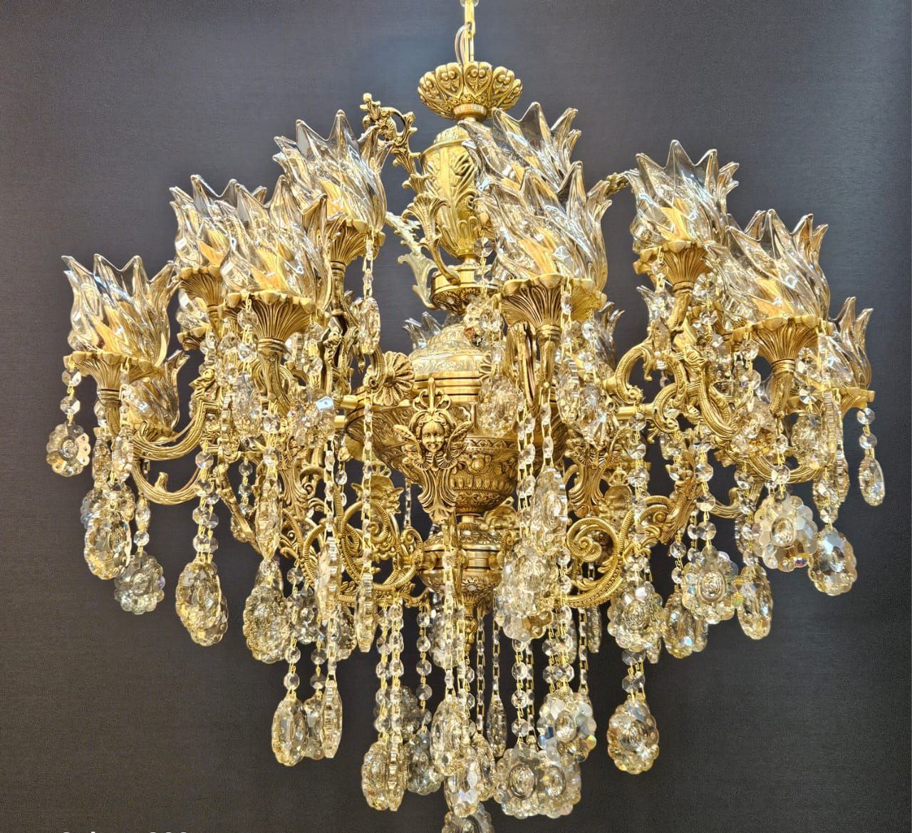 لوستر کلاسیک مدل مصری 10شاخه