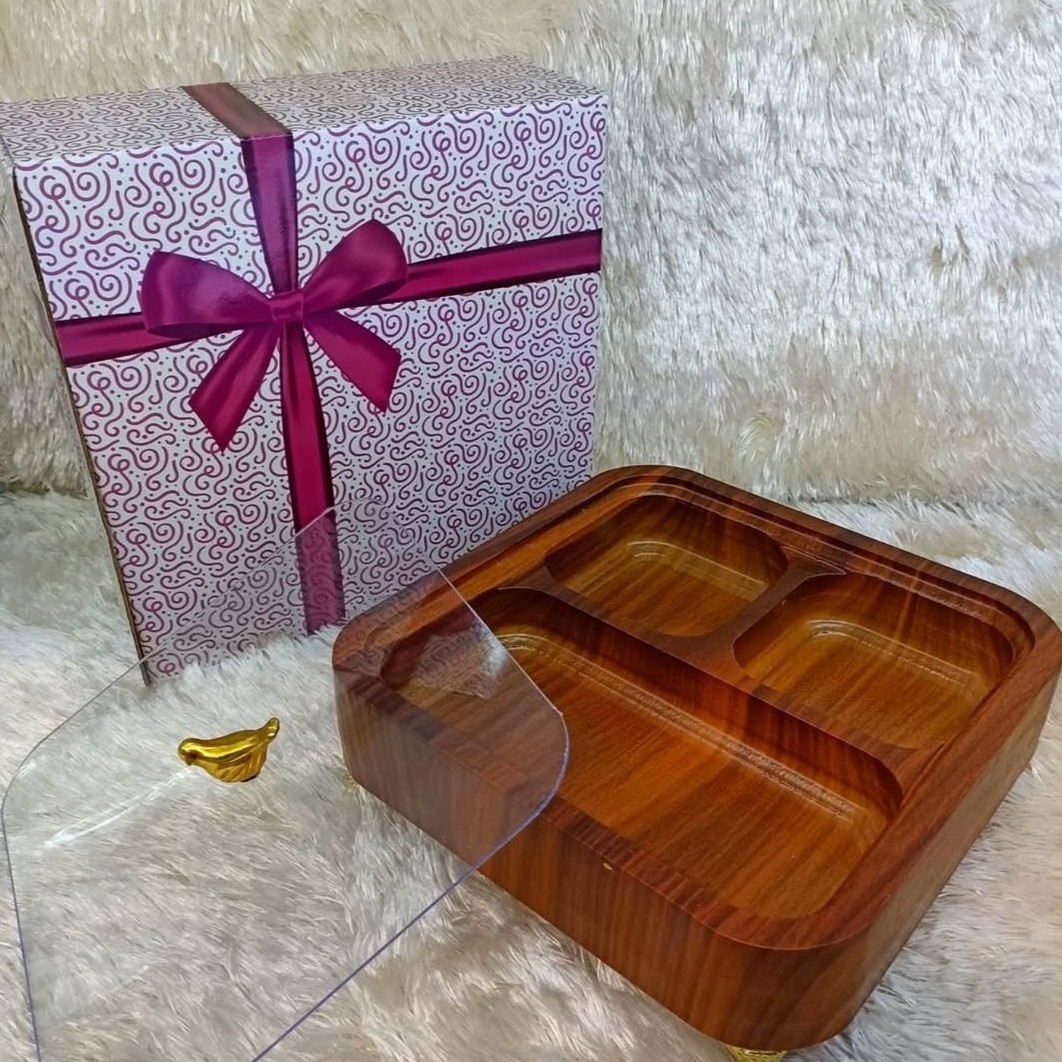 اردو خوری چوبی درب تلق و شیشه (پس کرایه)
