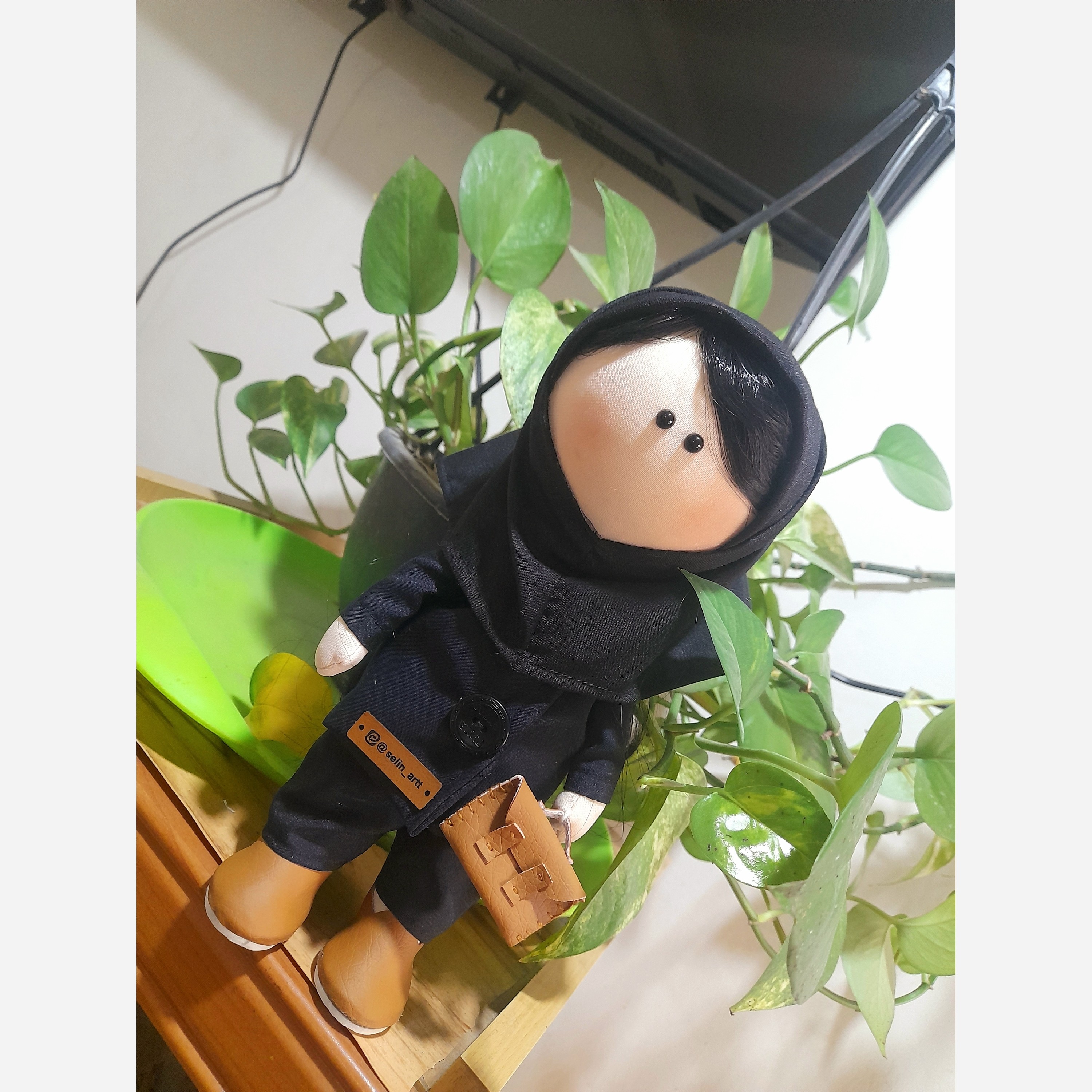 عروسک معلم مانتو سرمه ای 25 سانتی