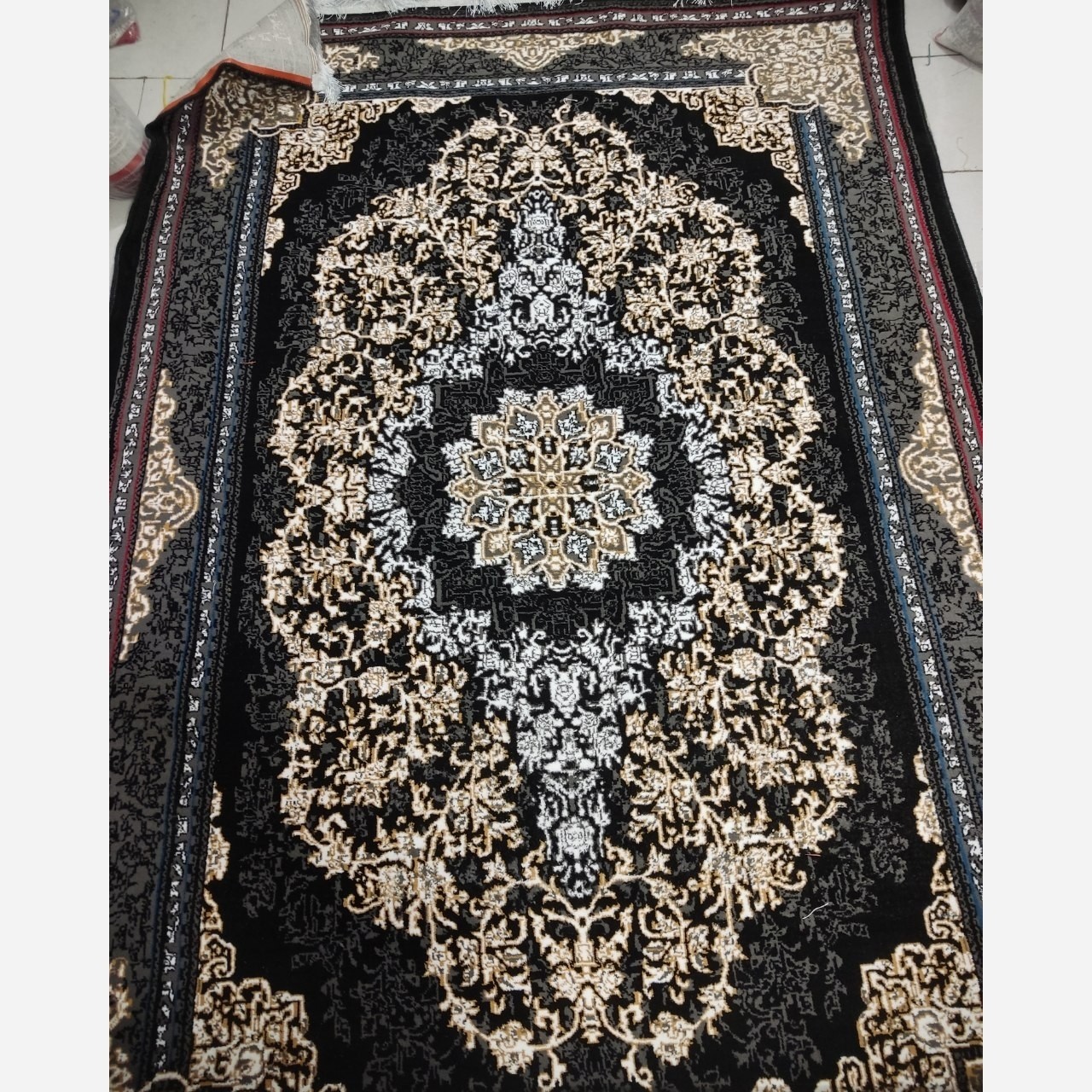 فرش ماشینی 6 متری 700شانه فرش حراجی کاشان (پس کرایه)