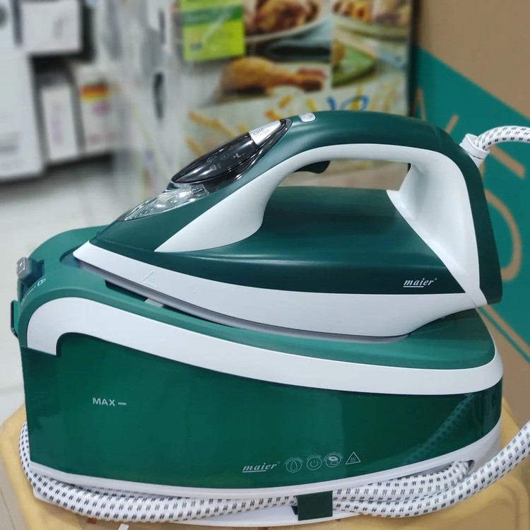 اتو بخار مخزن دار مایر مدل MR-1607 اتو بخار مخزن دار 2400 وات مایر آلمان مدل MR 1607