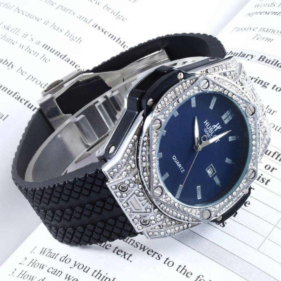ساعت مچی مردانه قاب نگینی هابلوت دارای رنگبندی HUBLOT