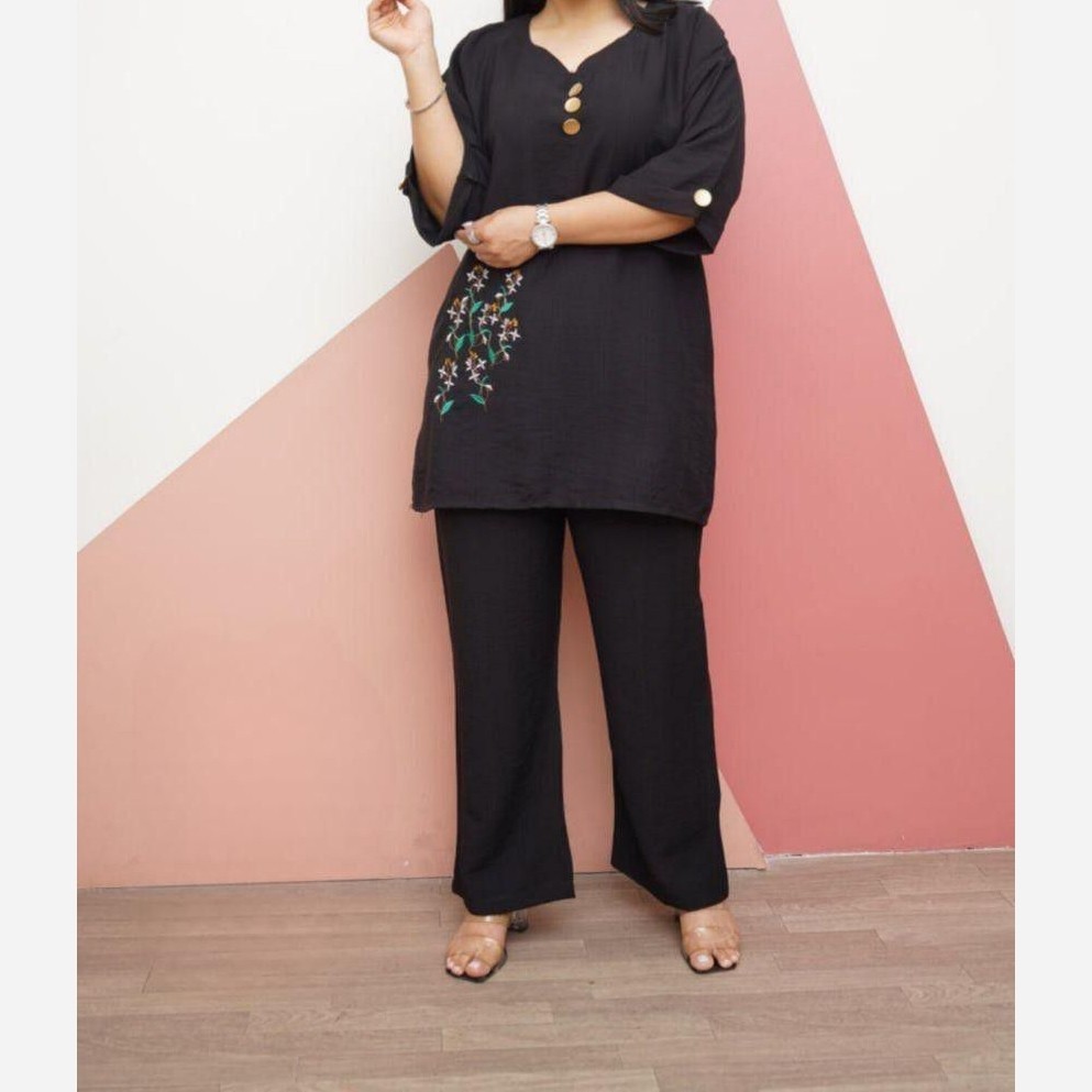 ست تونیک شلوار 5 دکمه گلدوزی جنس بابوس اعلاء فری سایز 36تا48