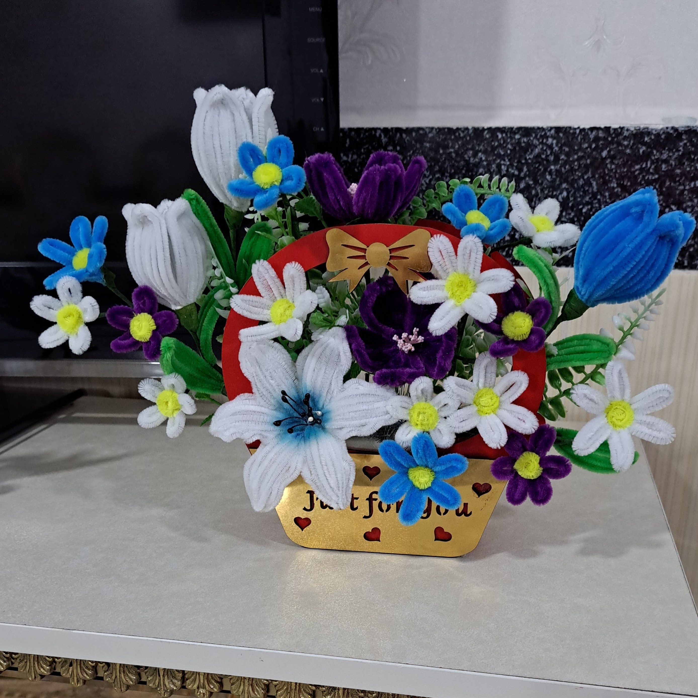 سبد .گل مخمل (پس کرایه)