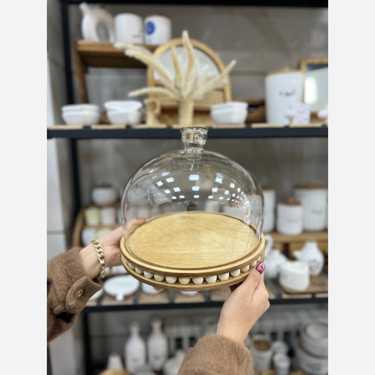 کاپ کیک مهره دار پایه دار کاپ کیک در شیشه ای پایه چوبی مهره دار کیک خوری شیشه ای پایه دار