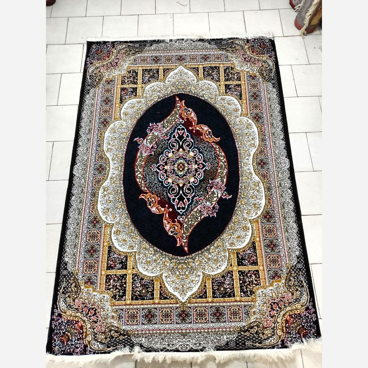 فرش کاشان حراجی 700شانه 12متری مناسب جهیزیه (پس کرایه)