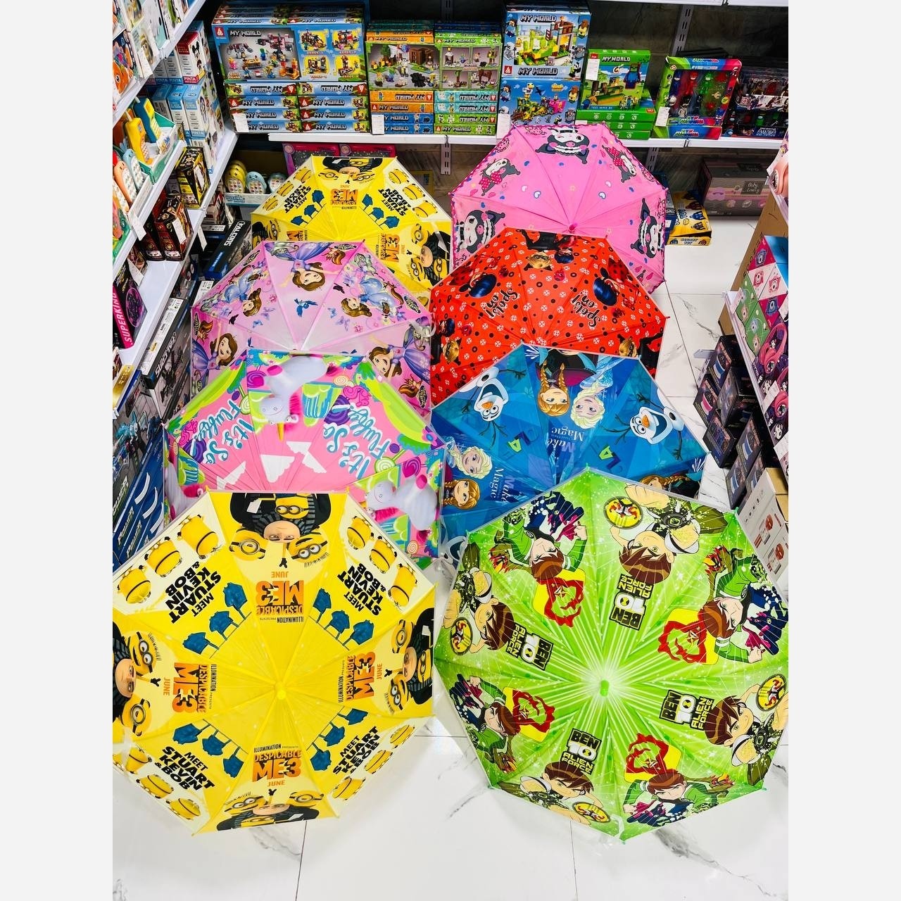 چتر بچگانه شخصیتی پارچه ای سایز 19 (پس کرایه)