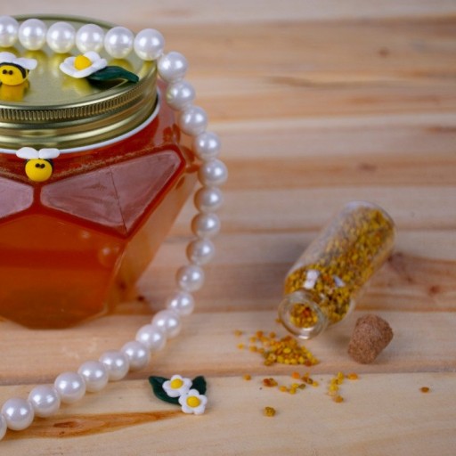 عسل vip ارگانیک در بسته بندی بسیار زیبا با وزن 1000 گرم خالص با تضمین برگشت وجه در صورت عدم رضایت شما عزیزان