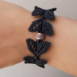 دستبند زنانه دست ساز مکرومه بافی با نگین سواروسکی رنگ ثابت ضد حساسیت