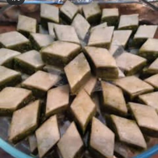 شیرینی باقلوا کرمانی سنتی مغز پسته 500 گرمی