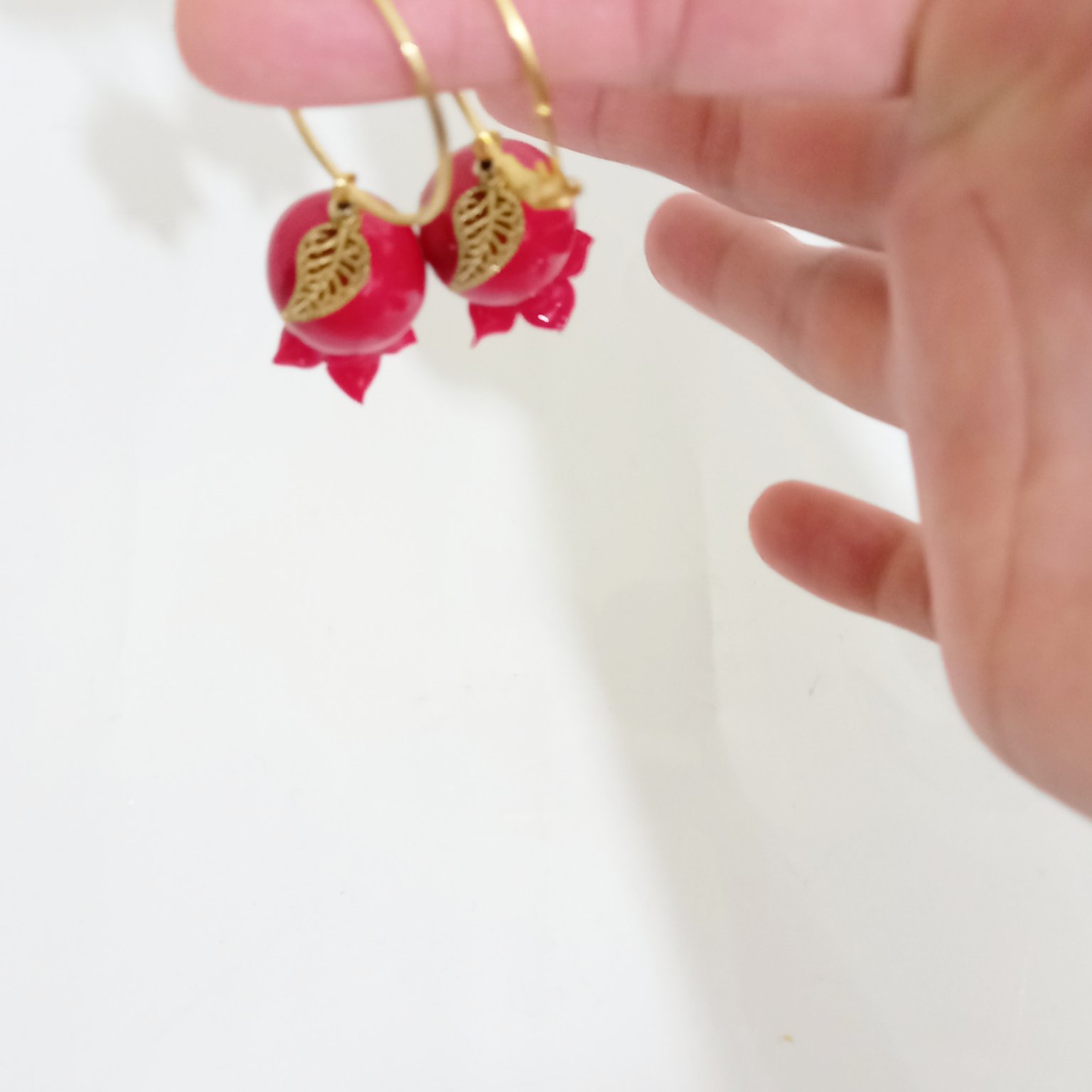 گوشواره حلقه ای انار دستساز خمیر ایتالیایی، حلقه گوشواره رنگ ثابت نیست