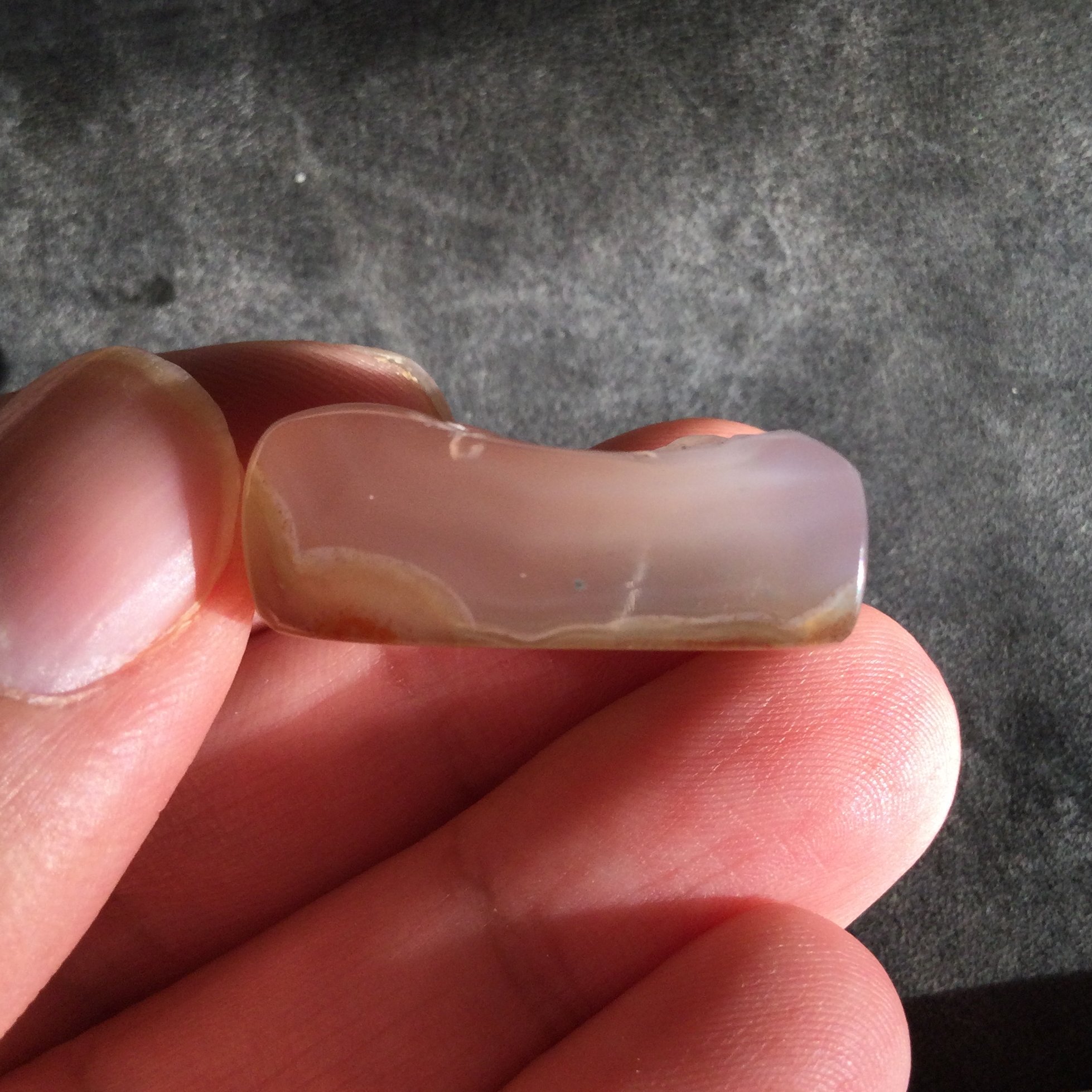 عقیق خوشرنگ ناب خور