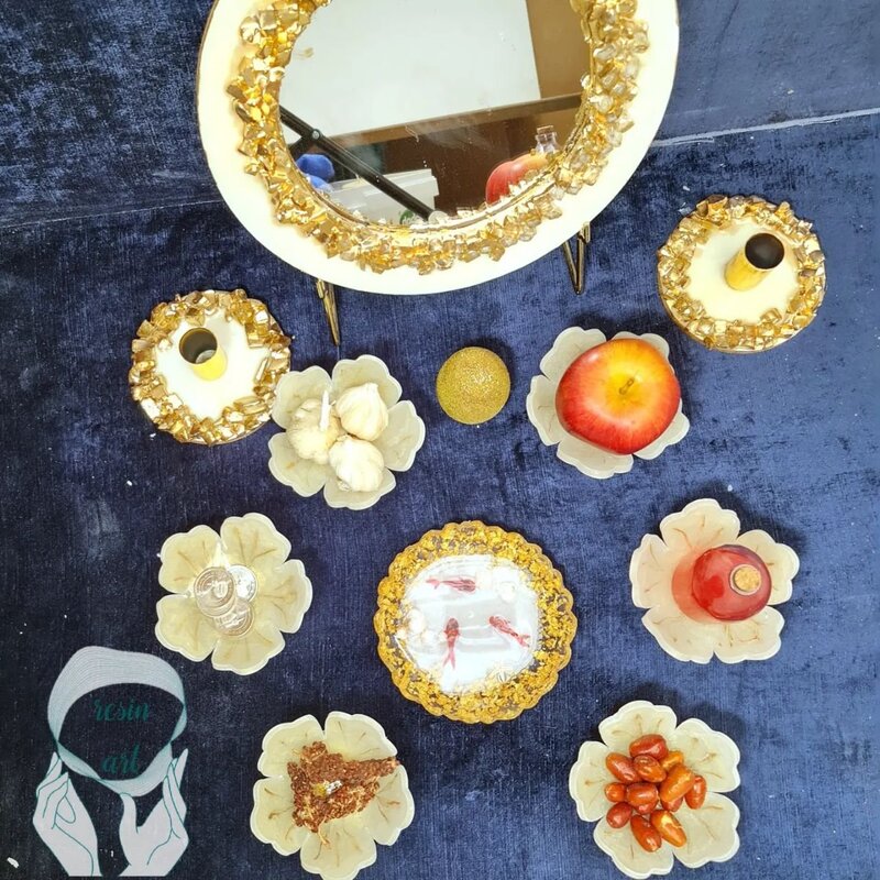 هفت سین رزینی کرم طلایی 9 تکه با آینه و شمعدان