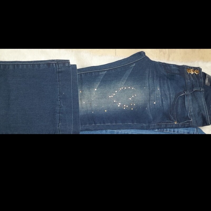شلوار جین دمپا نگین دار پارچه خارجی درجه یک تضمین درشست در سایزهای 36و38و40
