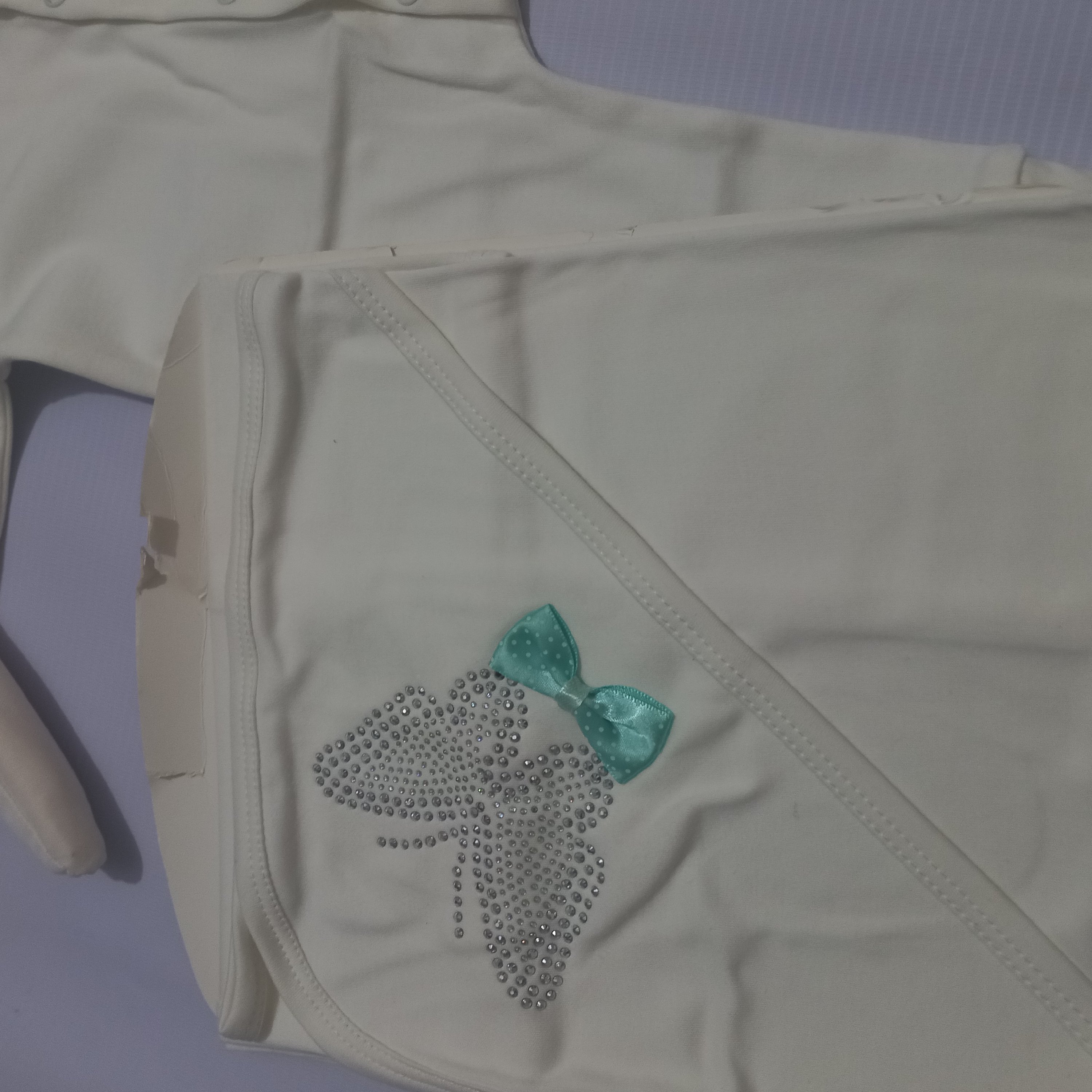 ستبیمارستانی گودمارک طرح پروانه نگین دار پاپیون سبز روشن