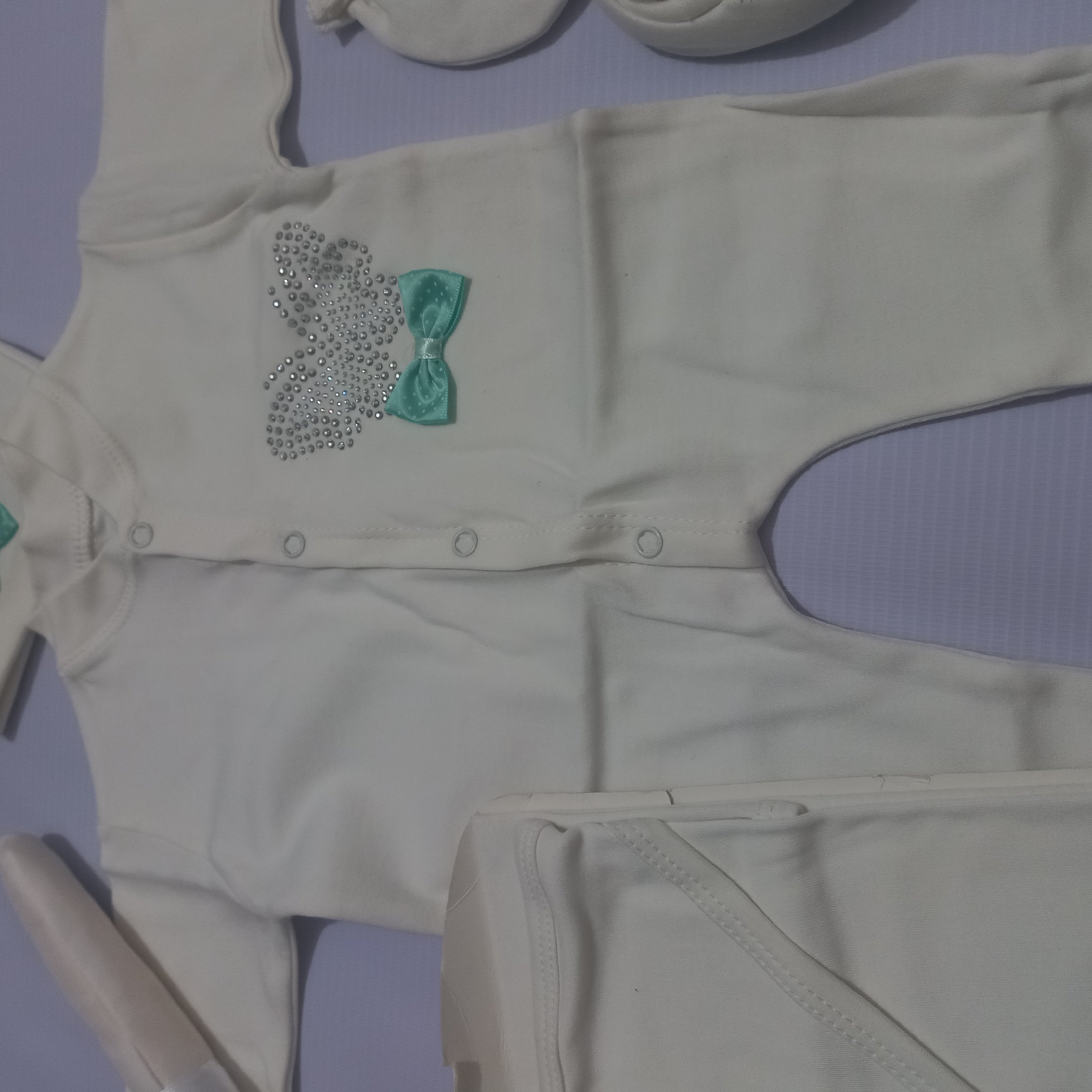 ستبیمارستانی گودمارک طرح پروانه نگین دار پاپیون سبز روشن