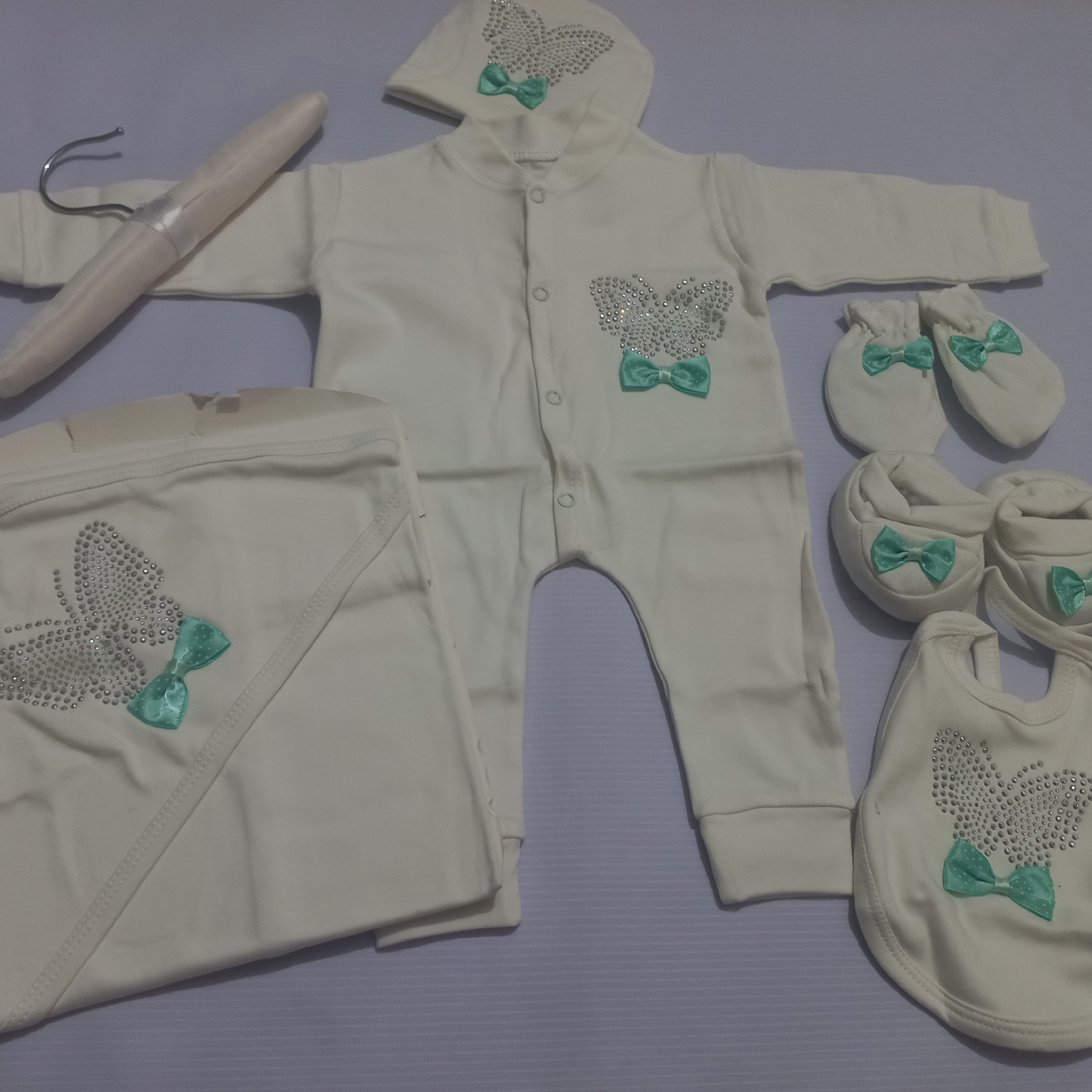 ستبیمارستانی گودمارک طرح پروانه نگین دار پاپیون سبز روشن