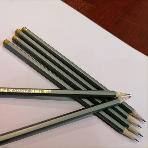 مداد مشکی پالمو(1 عددی) مدلnon-toxic چند ضلعی. چوبی