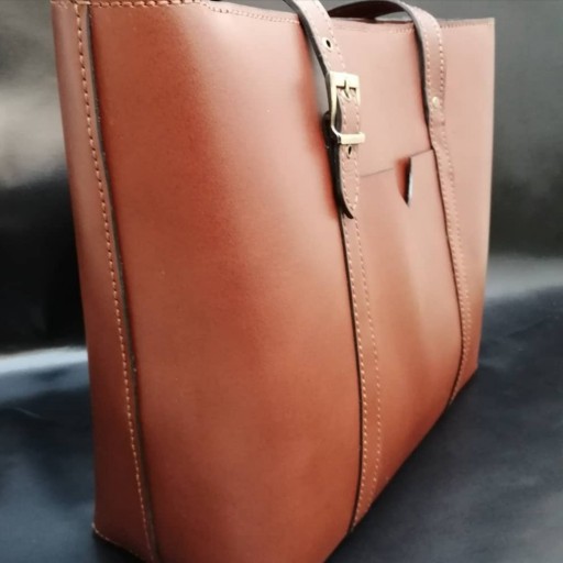 کیف دوشی زنانه از چرم طبیعی گاوی و کاملا دستدوز 