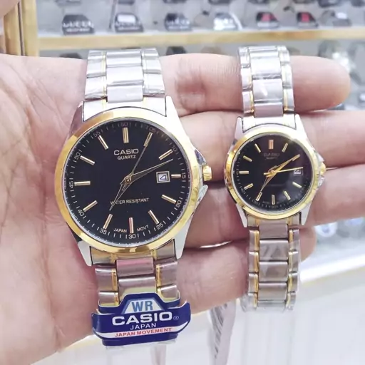 ساعت ست مردانه زنانه کاسیو CASIO تقویم دار موتور ژاپن داخل صفحه هم حک شده ضد اب رنگ  ثابت قیمت درج شده قیمت ست میباشد 