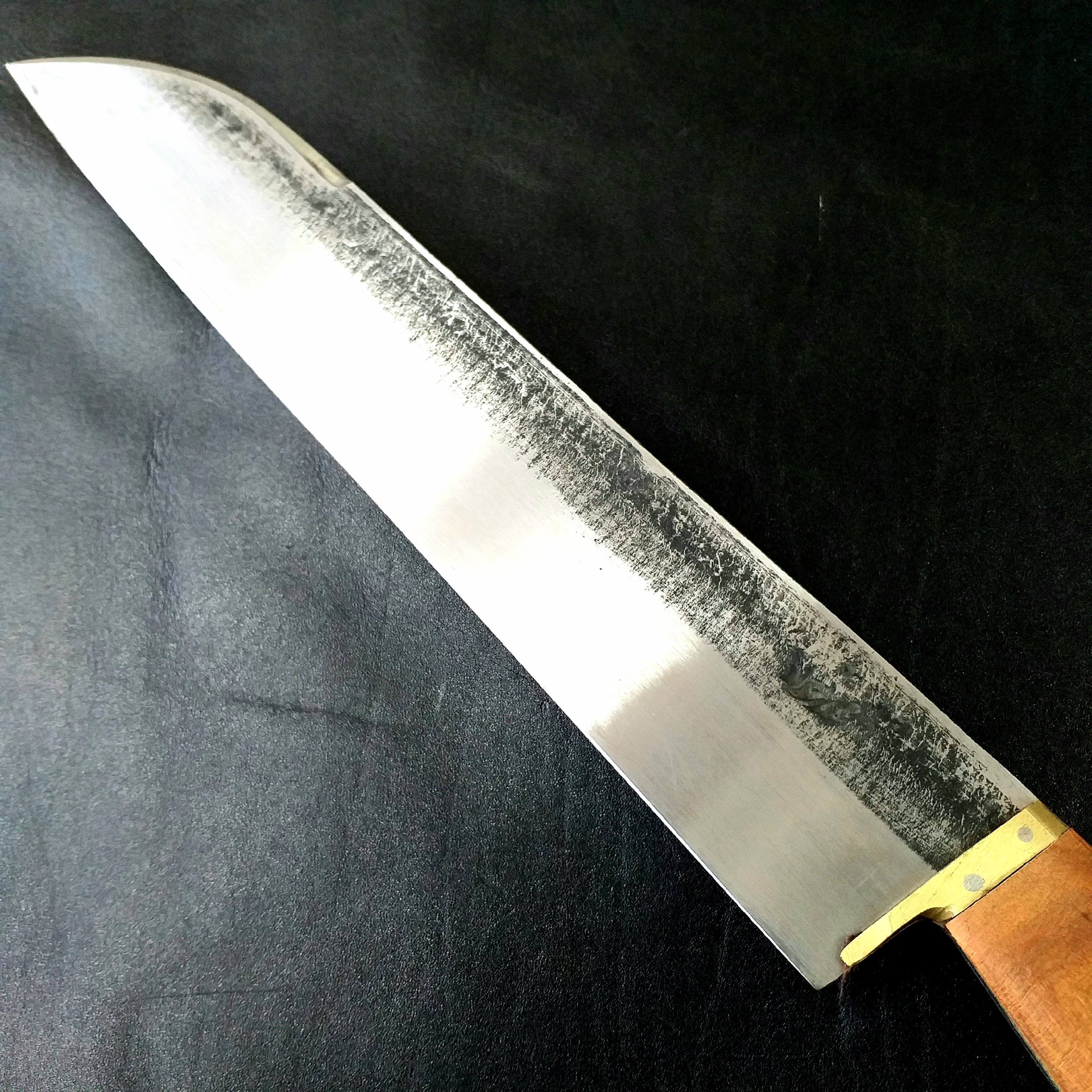 چاقو کباب زنی چاقو برگ زن کباب زن چاقو  زنجان فولاد فنر ماشین دست ساز تیغه فولاد اره آتشی طول کل چاقو43سانت طول تیغه 29 