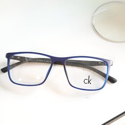 عینک طبی با عدسی بلوکات 