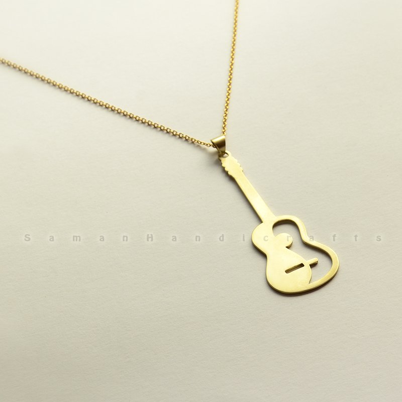 گردنبند ساز گیتار دستساز برنجی همراه با زنجیر استیل