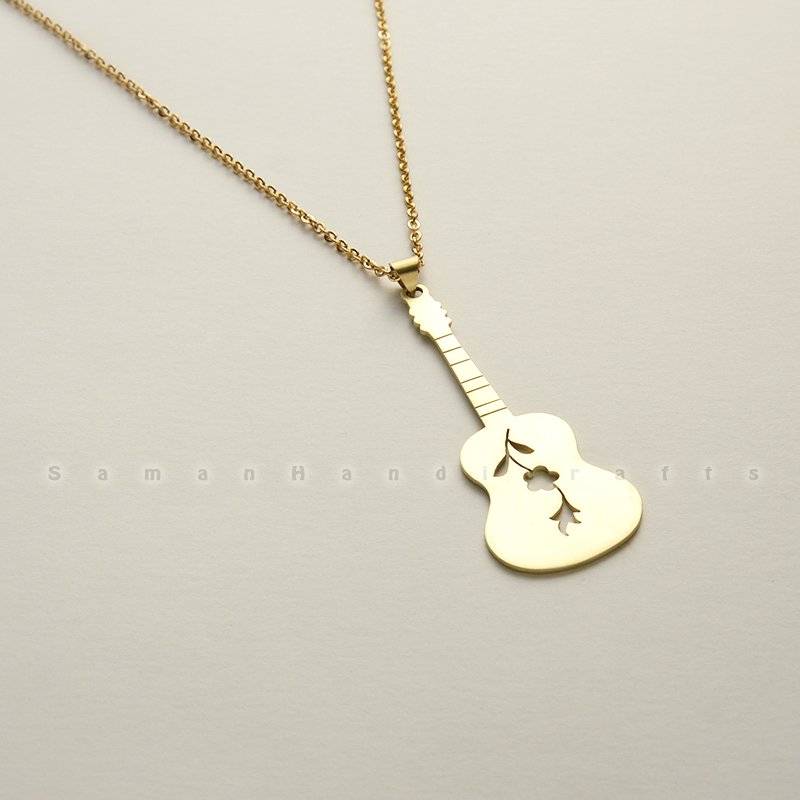 گردنبند ساز گیتار دستساز برنجی همراه با زنجیر استیل