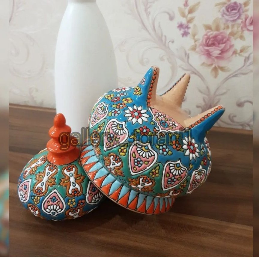 شکلات خوری متوسط سه پایه سفالی میناکاری