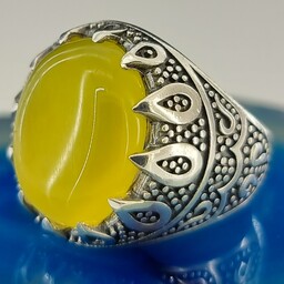 انگشتر مردانه عقیق زرد با دعای مخصوص شرف الشمس رکاب نقره 925 طرح اشکی