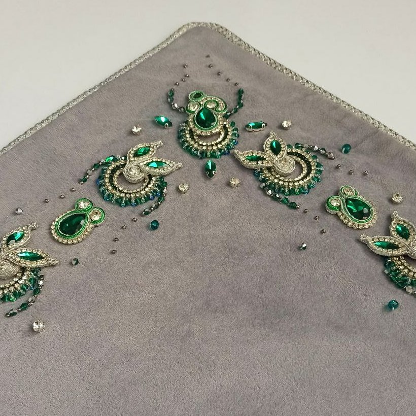 رومیزی دربار دوزی زیبا قابل سفارش در رنگ بندی دلخواه یه تیکه و سه تیکه 