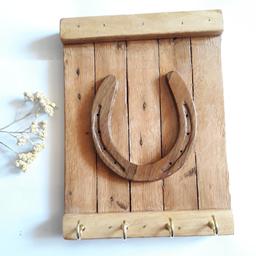 جاکلیدی آویز کلید چوبی دستساز چوب طبیعی نعل اسب  دستساز چوبکده بیدسفید 
