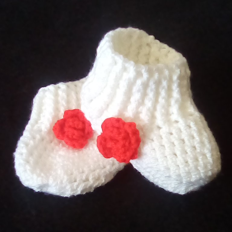 ست نوزادی سه تکه دستبافت کد توت فرنگی