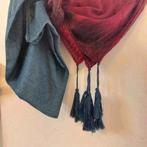 شال زنانه طرحدار مدل تیارا با ترکیب رنگ قرمز و آبی نفتی از  کالکشن بهاره کلارا شاپ