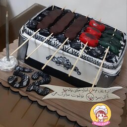 کیک خامه ای با دیزاین فوندانت منقل کباب مناسب روز پدر  با وزن 3200  ارسال با اسنپ وبصورت پس کرایه 