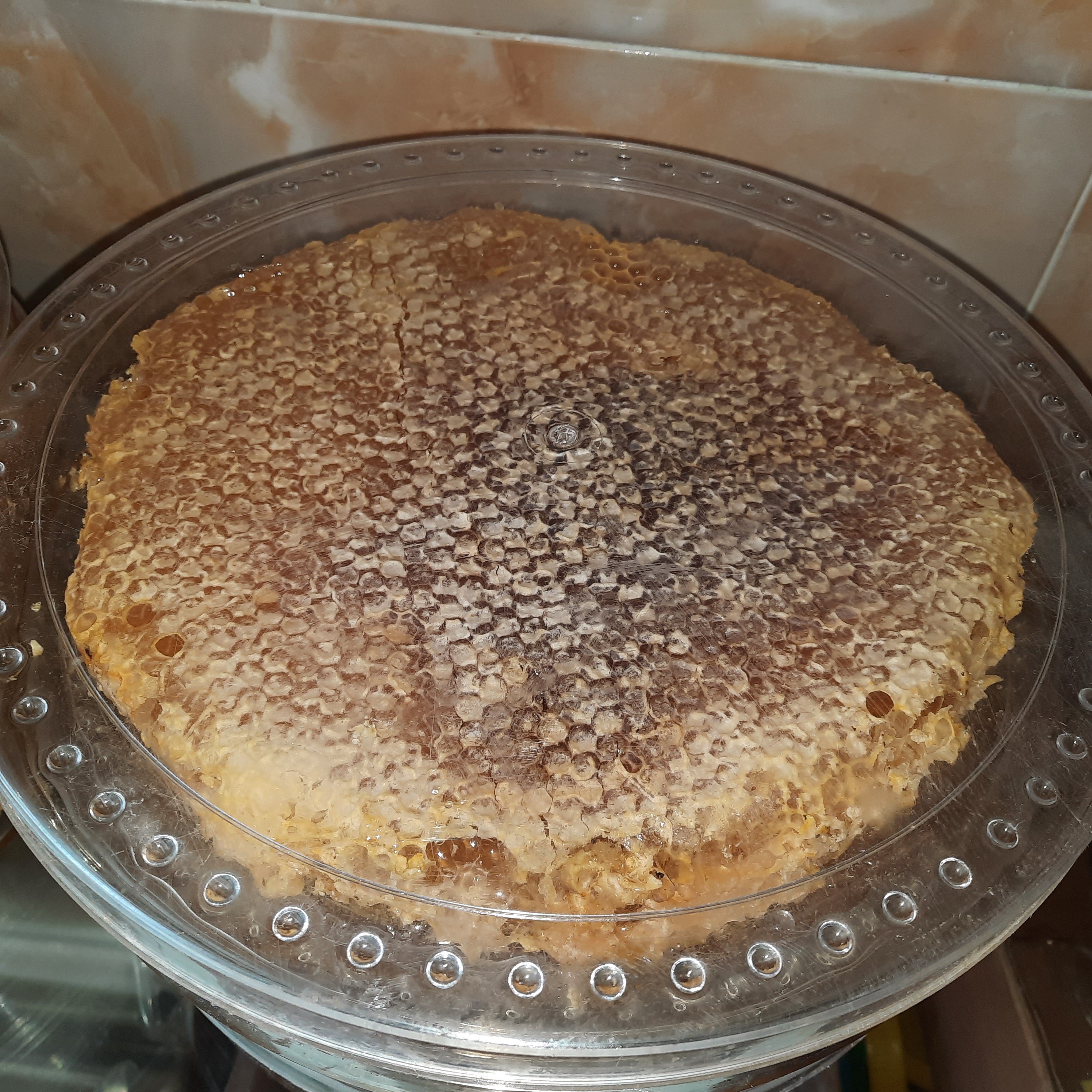 عسل طبیعی گرد 100 درصد خودبافت ( وزن هر رول 1/7 کیلو) 