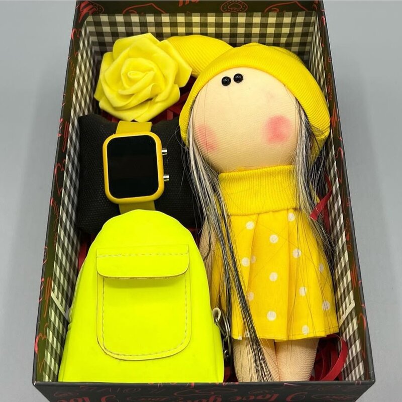 باکس دخترانه رنگ زرد ساعت عروسک گل و جاهندسفری