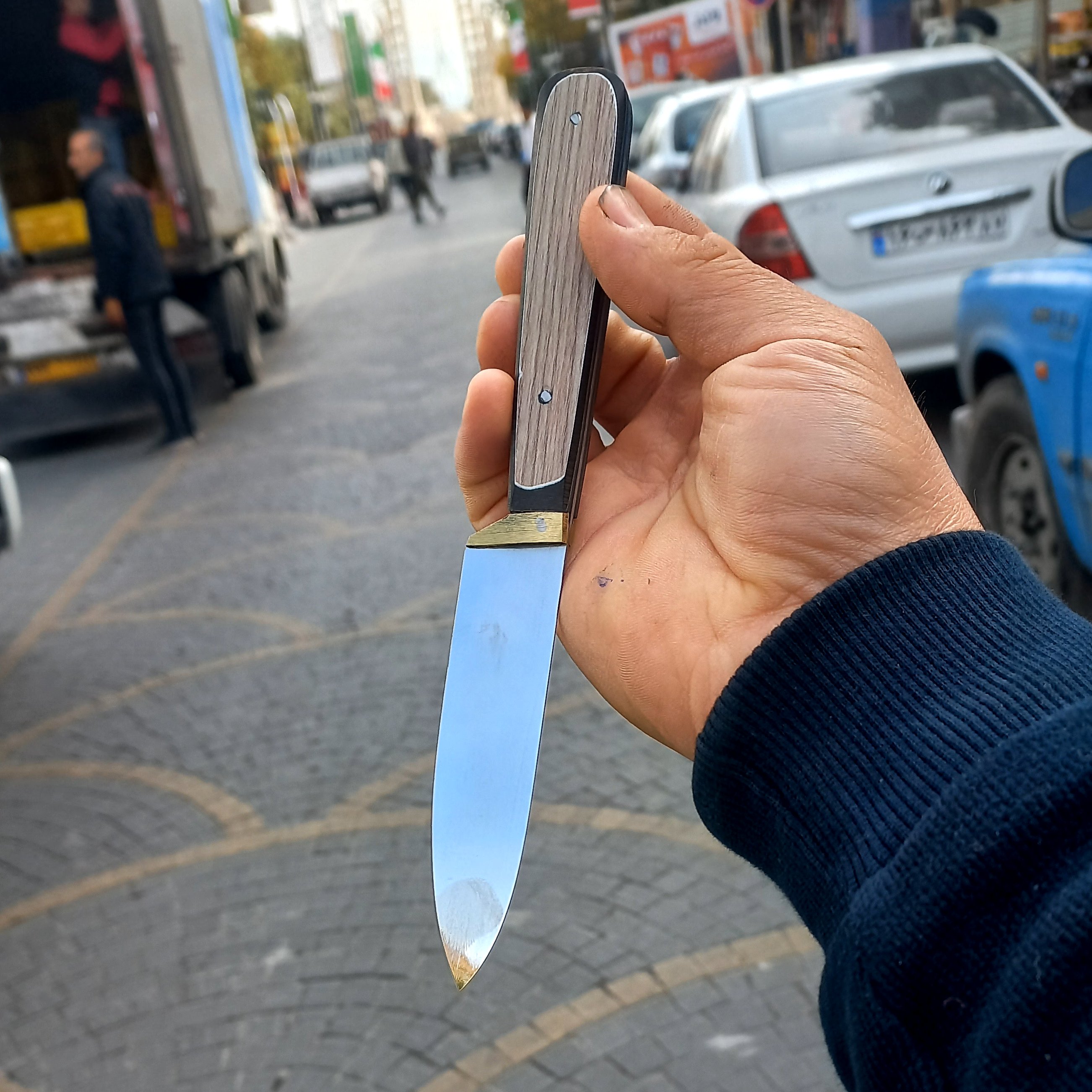 چاقو آشپزخانه سایز 1 جنس تیغه فولاد استیل ضد زنگ دسته کائوچو باربند برنج کار دست صنعتگران زنجانی
