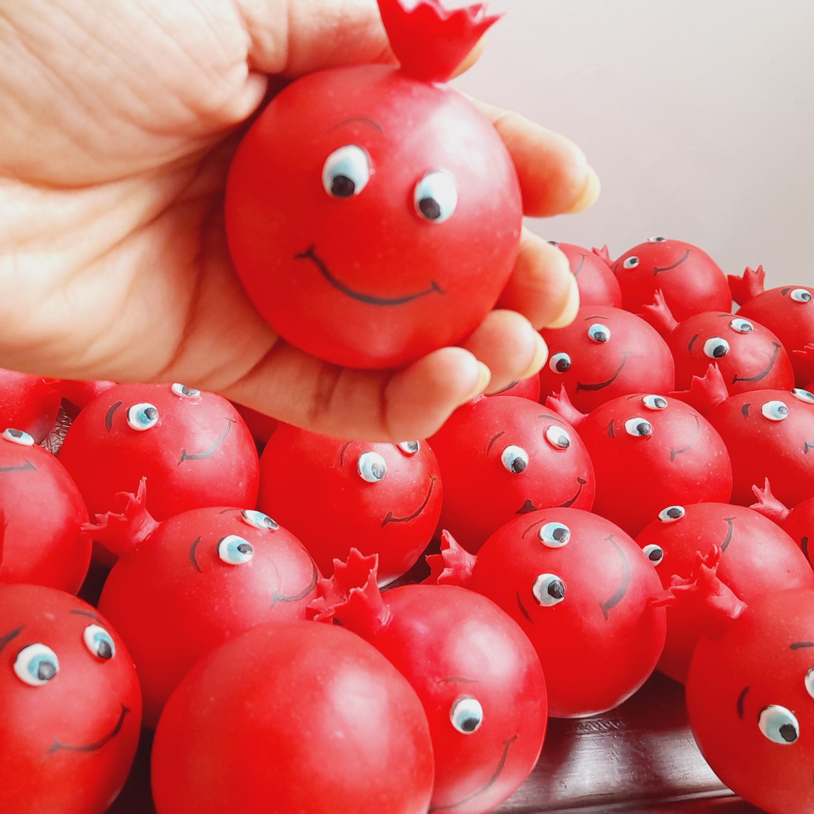 گیفت انار یلدایی (مناسب برای هدیه دادن به بچه ها در شب یلدا 