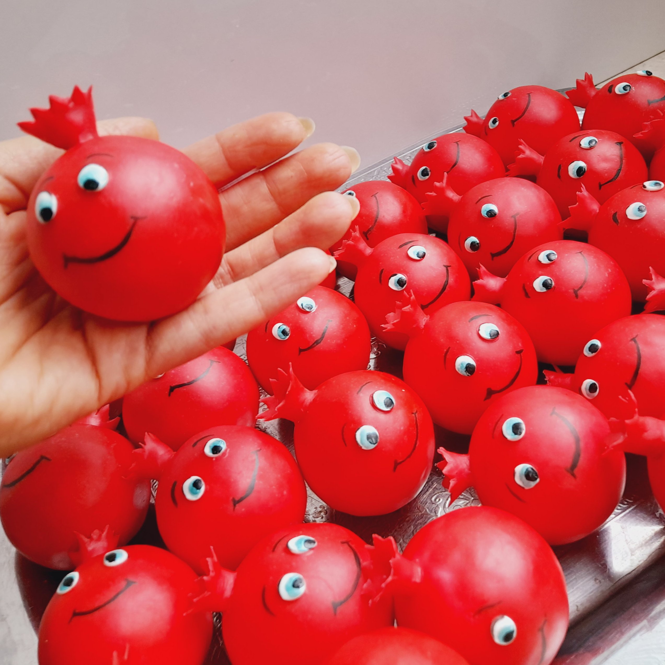 گیفت انار یلدایی (مناسب برای هدیه دادن به بچه ها در شب یلدا 