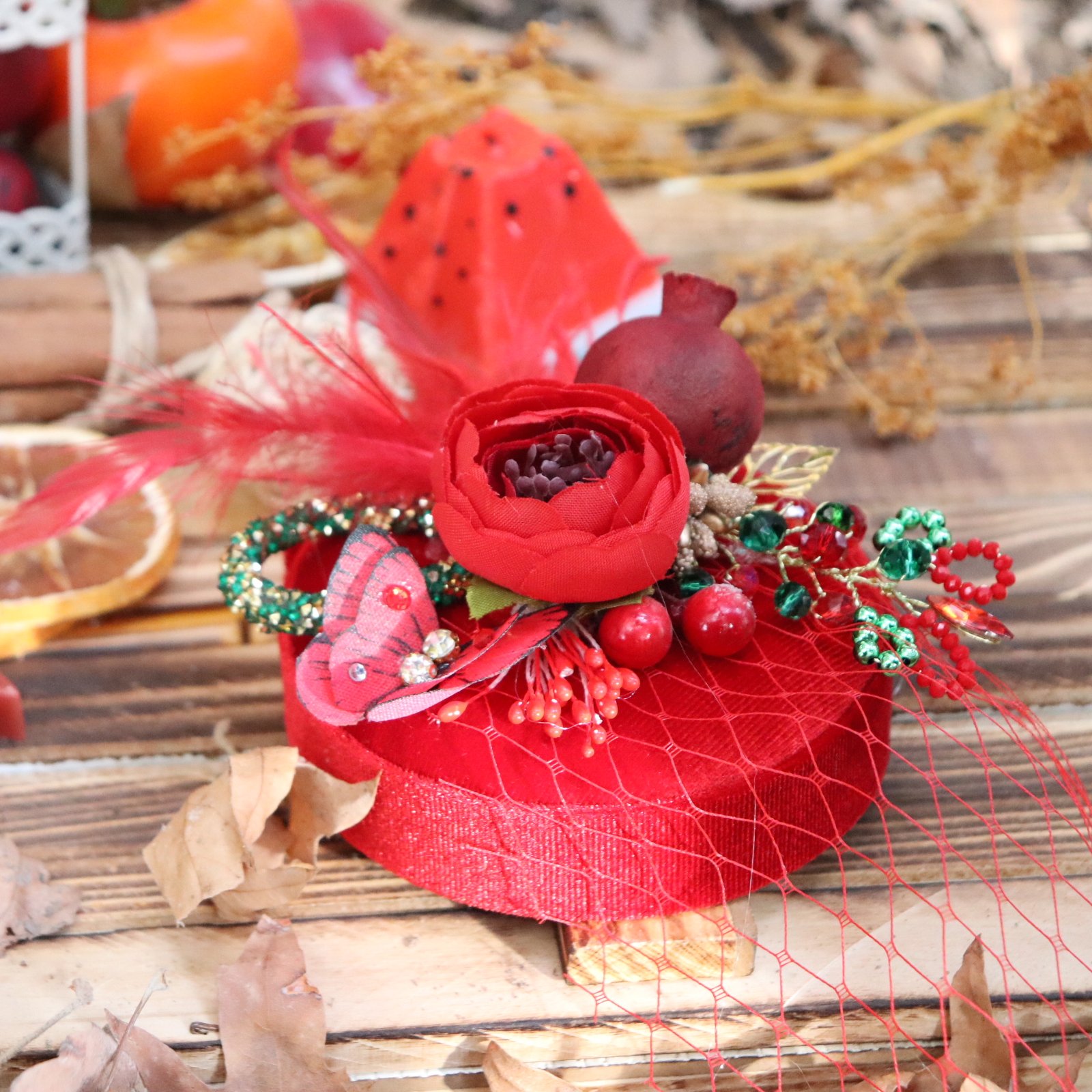 کاپکلاه یلدایی با گل دستساز