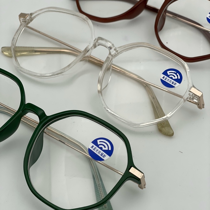 عینک بلوکات مخصوص کار با لپتاب و محافظت کامل در برابر نور فراآبی