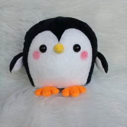 عروسک پنگوئن.مناسب هدیه .سایز16سانت  موجود در سه رنگ.طوسی.صورتی .مشکی .کسفیت پارچه کریستال خارجی .#روزدختر