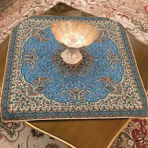 رومیزی ترمه طرح ترنج (زمینه آبی)سایز70x70