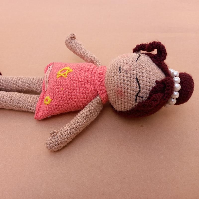 عروسک دستبافت دختر مروارید